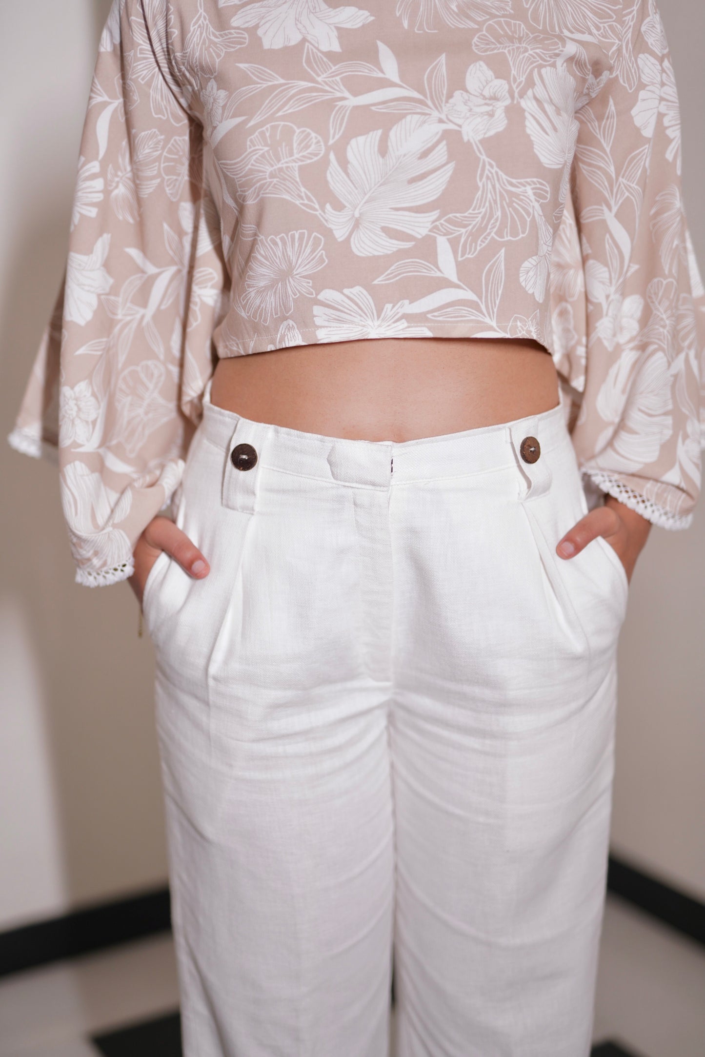 Chalky Pleated Pants