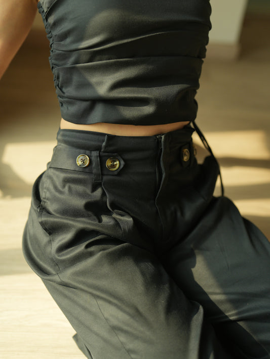 Noir Pleated Parallels