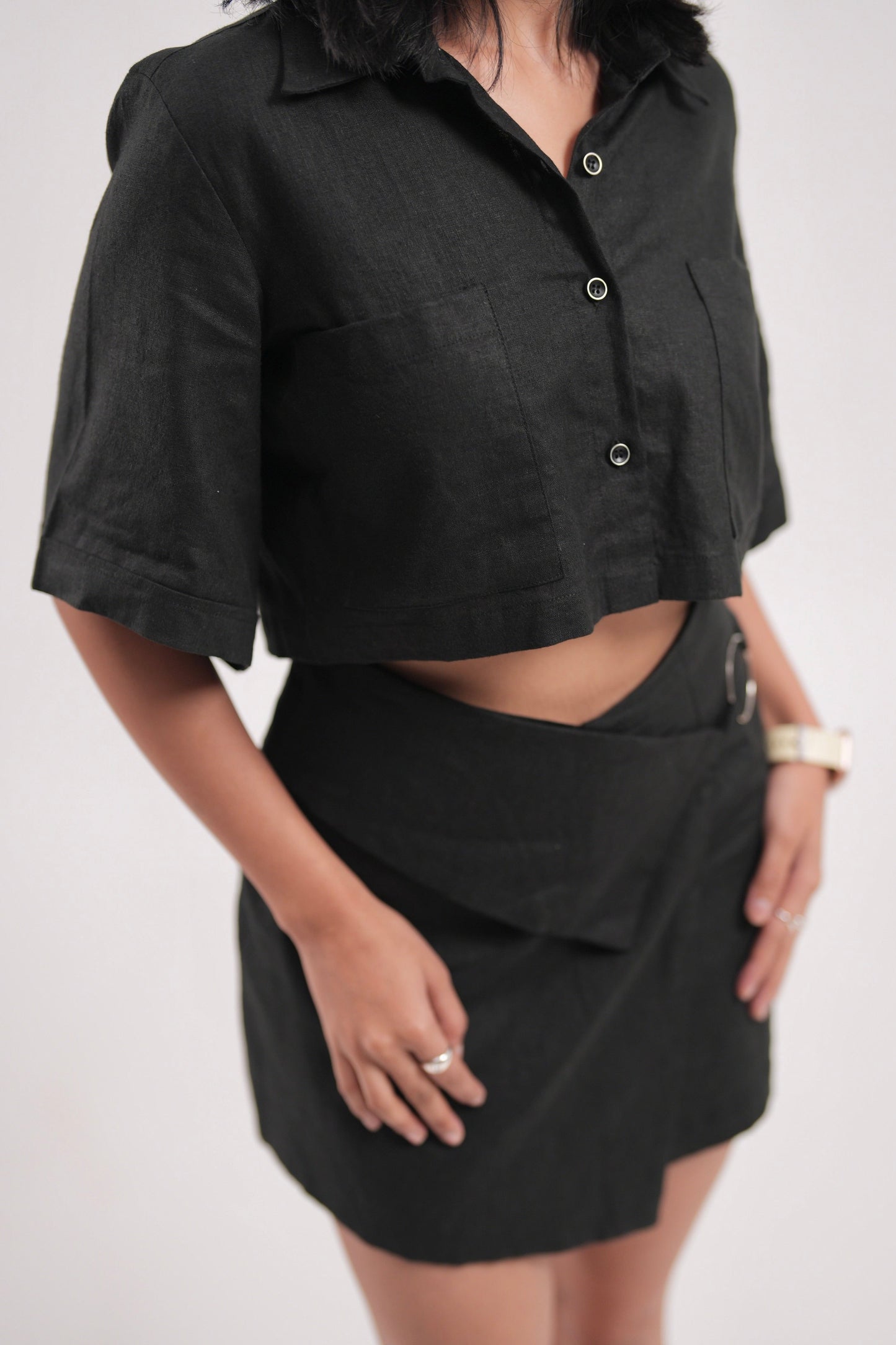 Black Linen Cropped Shirt